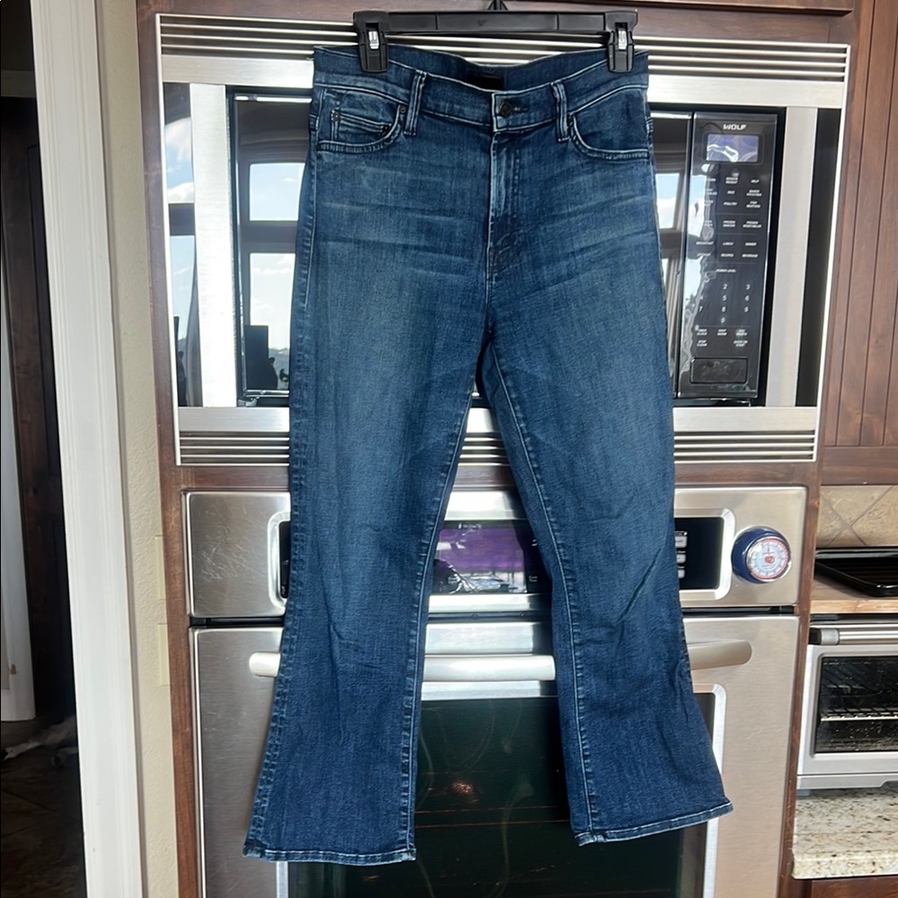 MOTHER “THE INSIDER CROP” BLUE JEAN DEMIN STRETCH, excellent condition, size 28